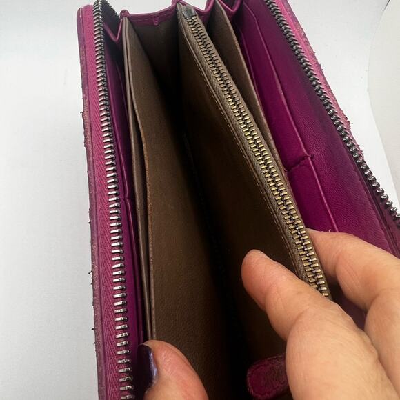 GUC Bottega Veneta Purple Zip Wallet - Picture 8 of 11
